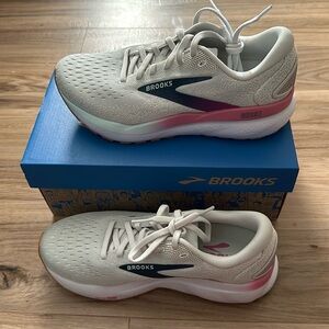 Brooks Women's Ghost 16 Running Shoes